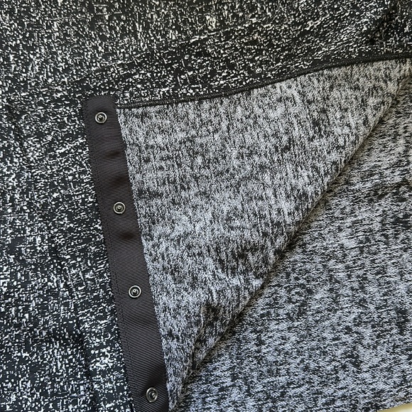 Lululemon vinyasa snap scarf - Picture 2 of 3